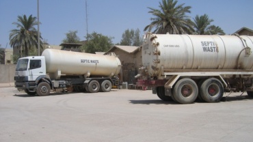 https://pixabay.com/photos/truck-iraq-water-sand-1023450/