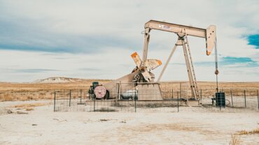 Oil field machine
