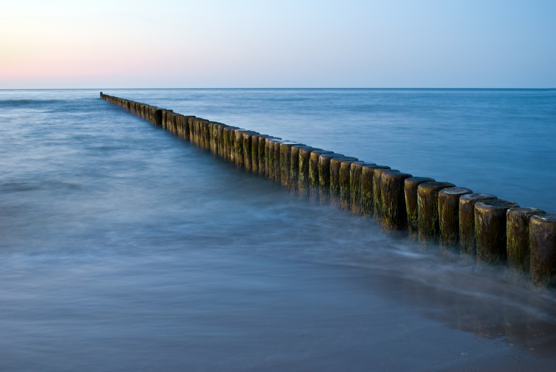 https://pixabay.com/photos/to-stage-sea-baltic-sea-339252/