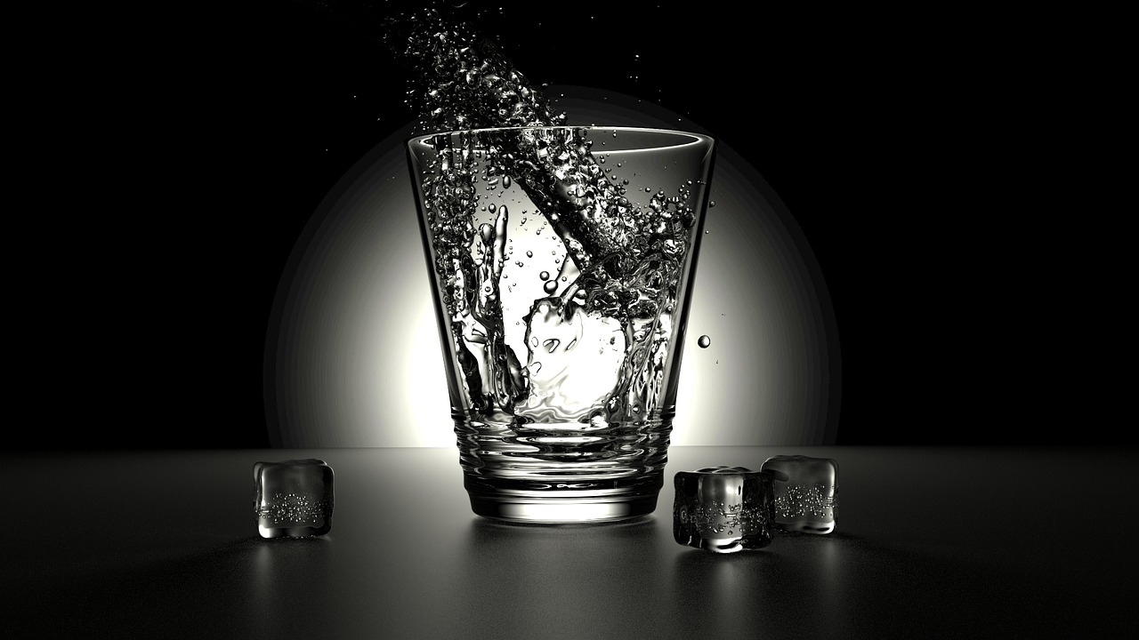 https://pixabay.com/photos/glass-water-splash-ice-cubes-ice-2374311/
