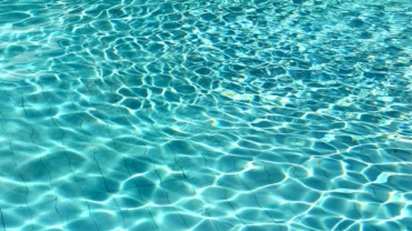 https://pixabay.com/photos/pool-water-fun-water-mirror-853507/