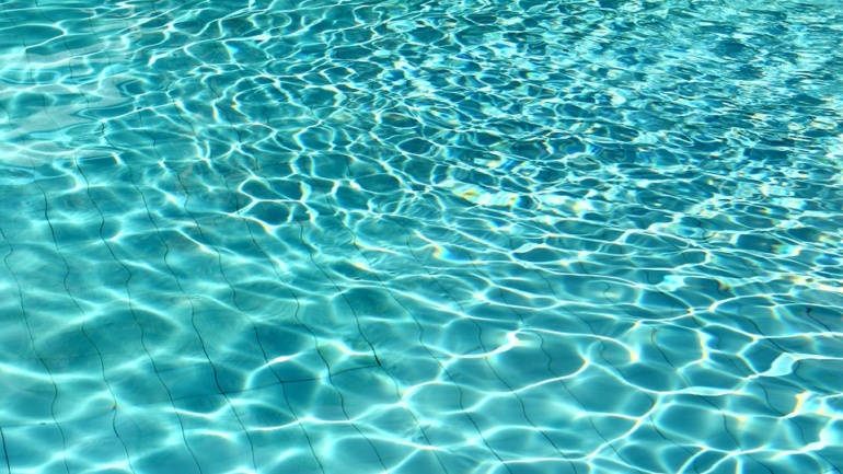 https://pixabay.com/photos/pool-water-fun-water-mirror-853507/